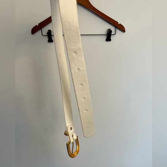 Century Canada White Belt with Gold toned Buckle - Picture 5 of 6